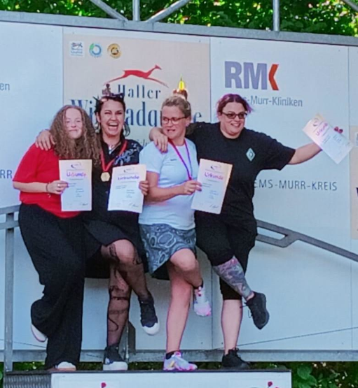 Sieger der Langbogenklasse Damen mit Julia vom BSV Ulm