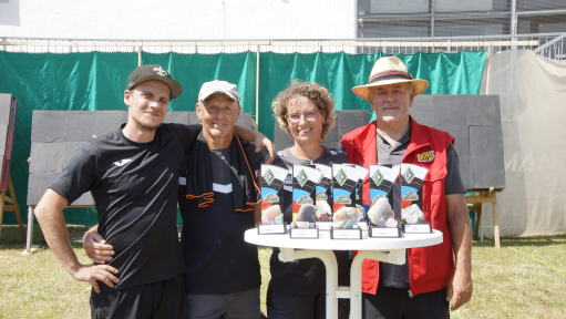 Diana, Karl, Uli und der Geschäftsführer von Sport Sohn