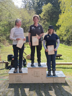 Diana bei der Ehrung zum 1. Platz